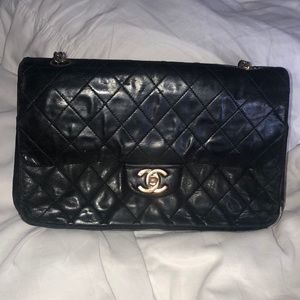 Chanel vintage black